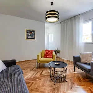 4-room-semi-detached-house-110-m2-on-2-levels.hotelinzadar.com/